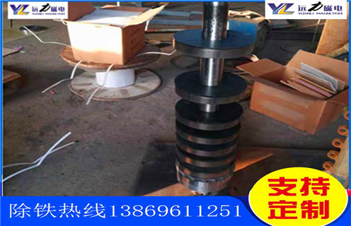 赤鐵礦磁選機(jī)，赤鐵礦磁選機(jī)在磁輥轉(zhuǎn)到前端位置時(shí)注意的問(wèn)題！_赤鐵礦磁選機(jī)在磁輥轉(zhuǎn)到前端位置時(shí)注意的問(wèn)題！廠家_除鐵強(qiáng)磁輥