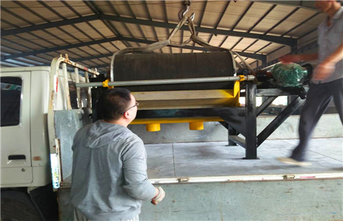 小型磁選機，小型漿料磁選機的使用提高工作效率_輥式小型漿料磁選機的使用提高工作效率_磁塊如何排列